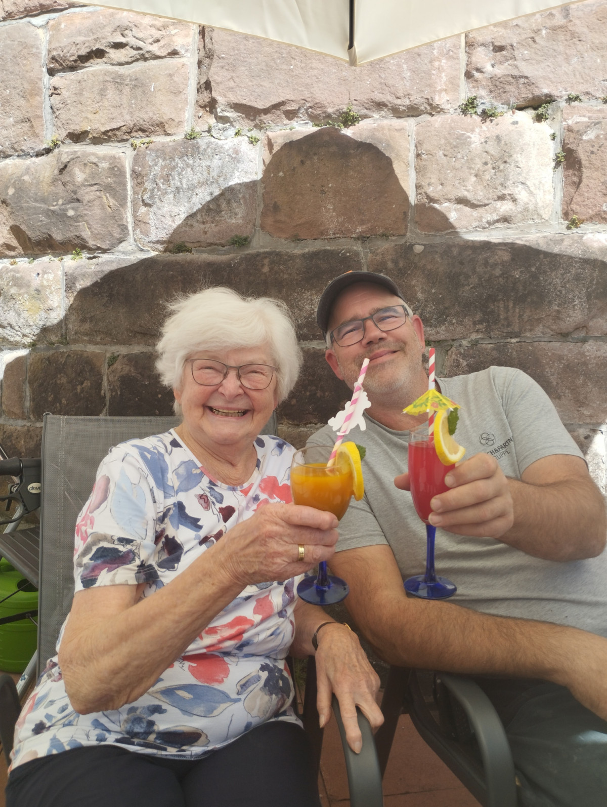 Gemeinsames Foto mit Cocktail
